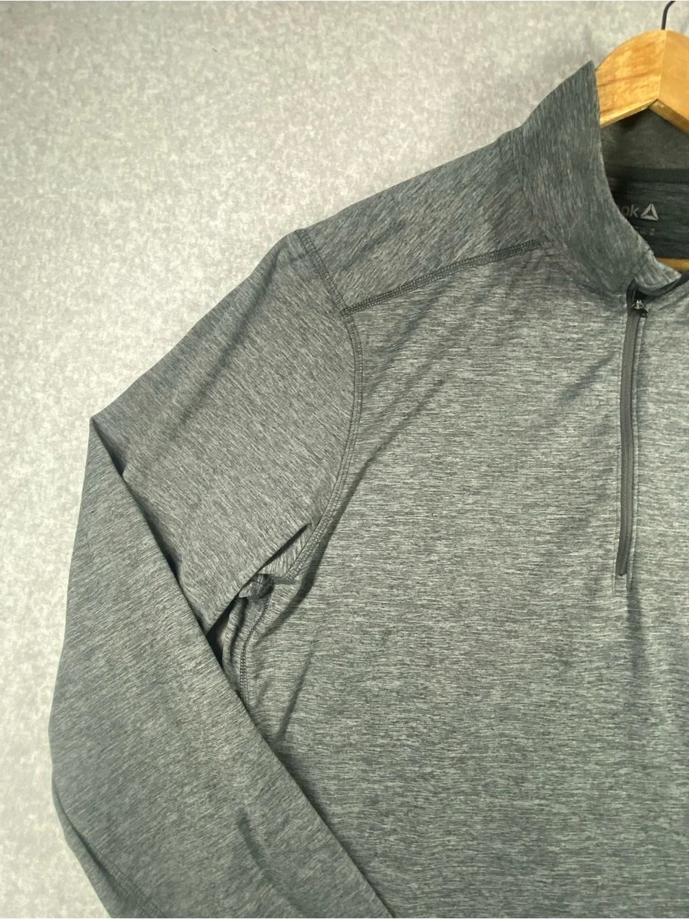 Reebok Men's Heather Gray Half-Zip Performance Top Size XL Athletic long sleeve
